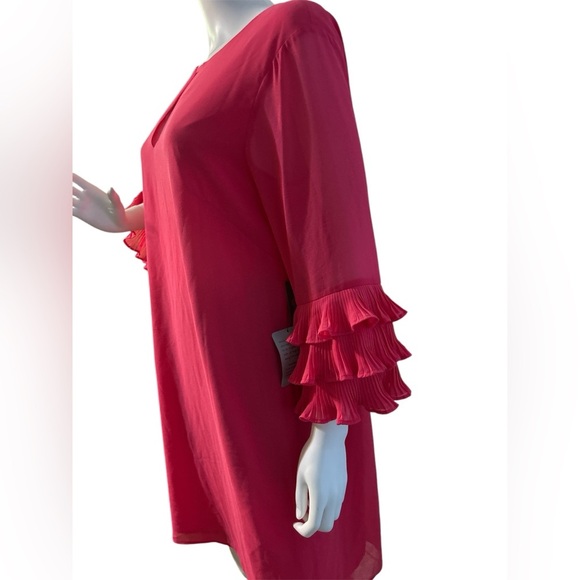 Vince Camuto Women's Chiffon Float Shift Dress with Pleated Sleeves - Picture 3 of 10